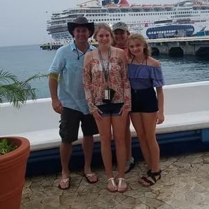 Meet your Posher, Lisa